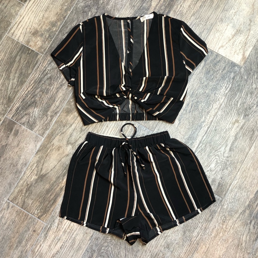 CROP TOP SHORT SET